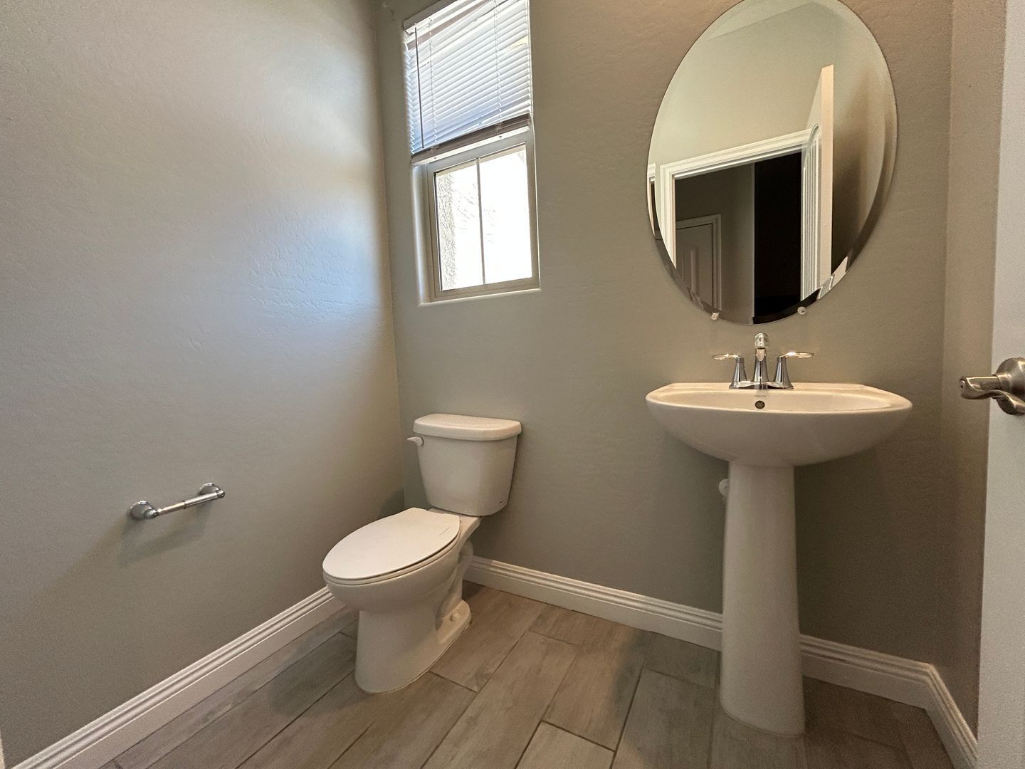 Beautiful Home in Verrado Marketside (3 bedrooms+loft / 2.5 baths) ready for early June move-in property image