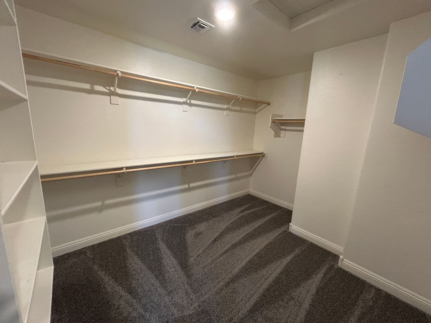 Beautiful Home in Verrado Marketside (3 bedrooms+loft / 2.5 baths) ready for early June move-in property image