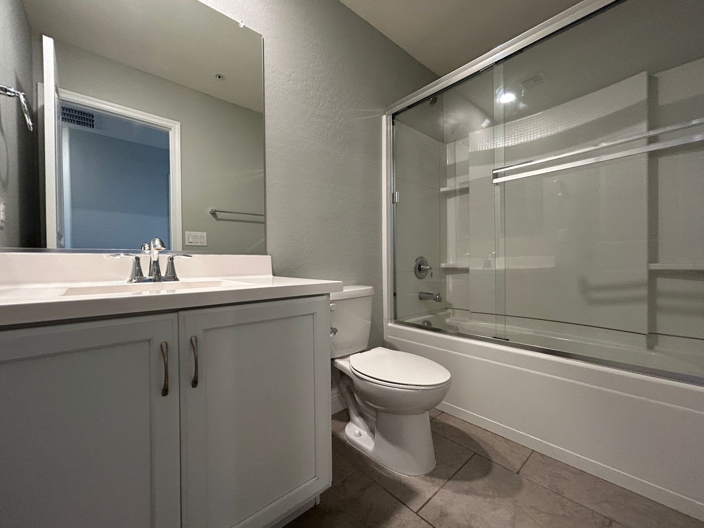Beautiful Home in Verrado Marketside (3 bedrooms+loft / 2.5 baths) ready for early June move-in property image