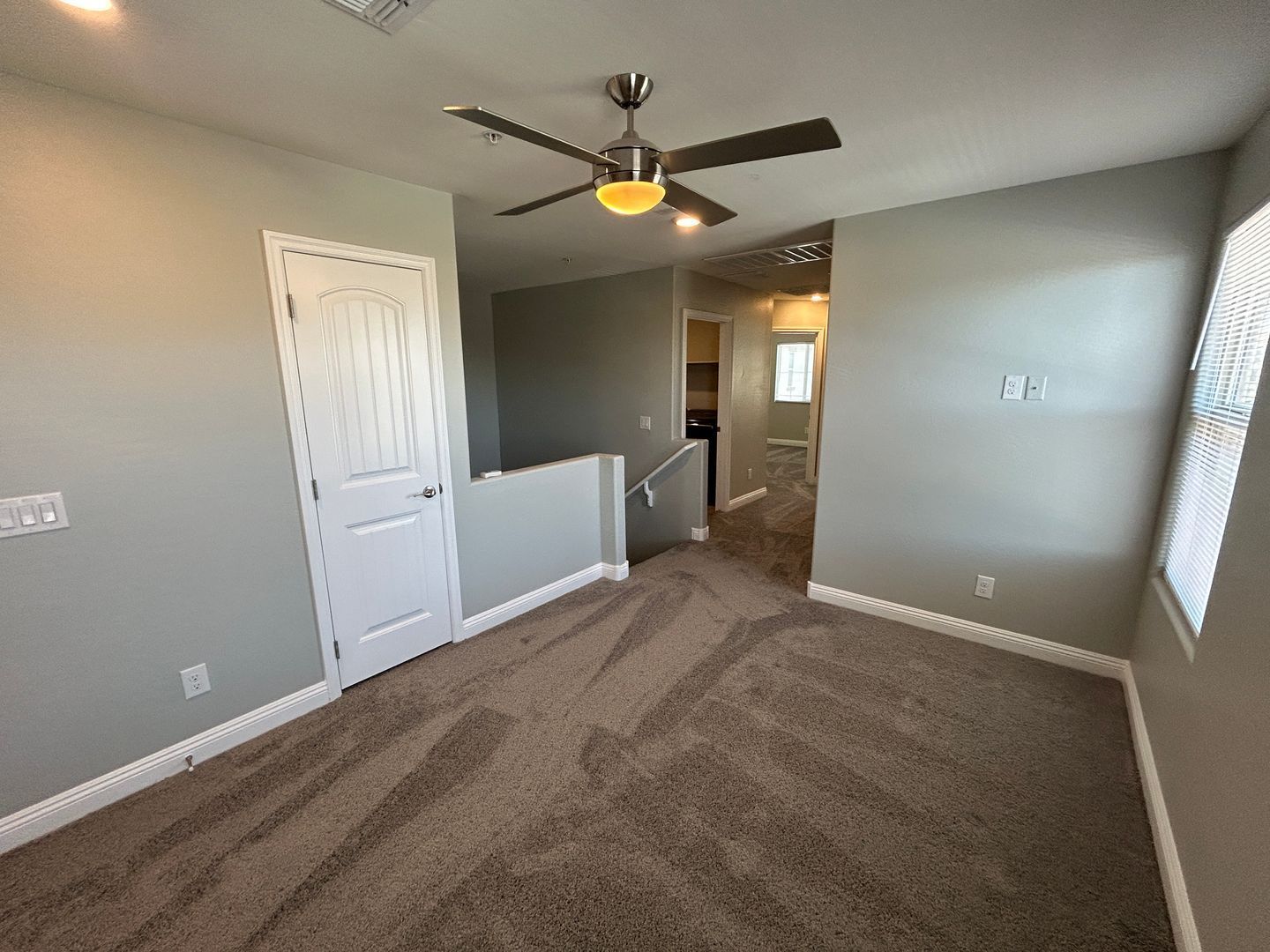 Beautiful Home in Verrado Marketside (3 bedrooms+loft / 2.5 baths) ready for early June move-in property image