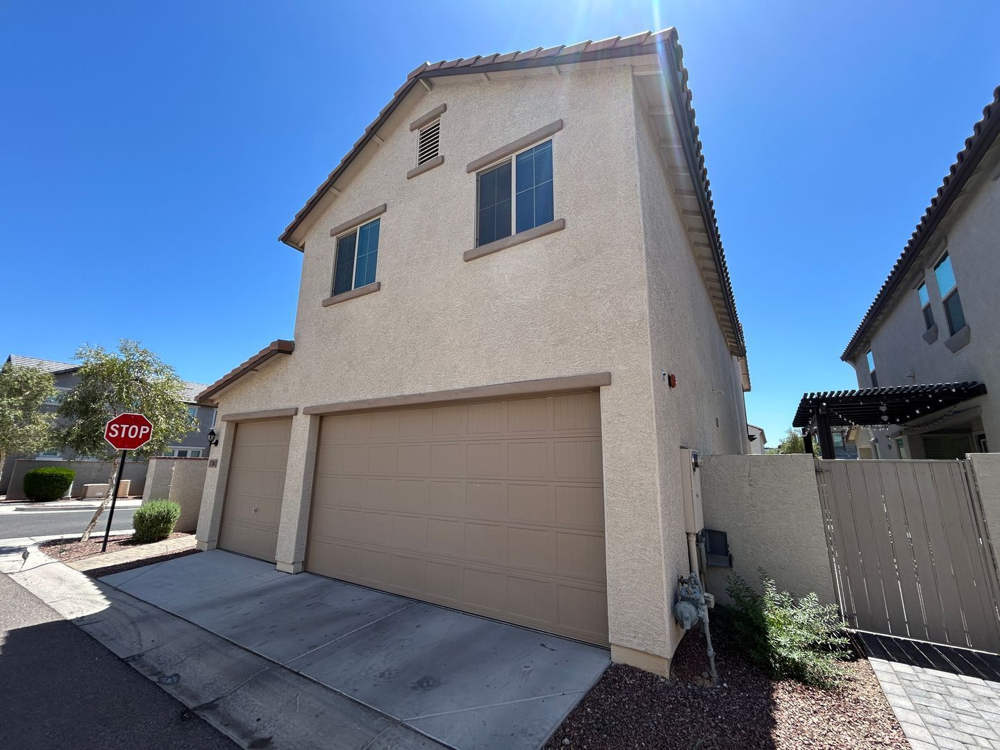 Beautiful Home in Verrado Marketside (3 bedrooms+loft / 2.5 baths) ready for early June move-in property image