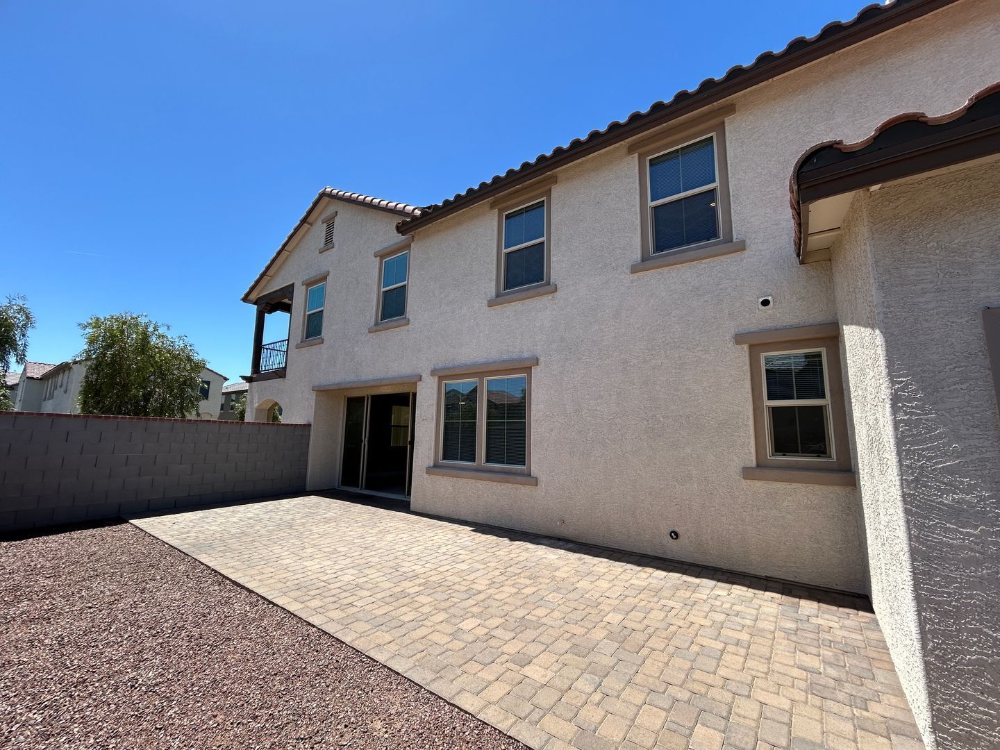 Beautiful Home in Verrado Marketside (3 bedrooms+loft / 2.5 baths) ready for early June move-in property image
