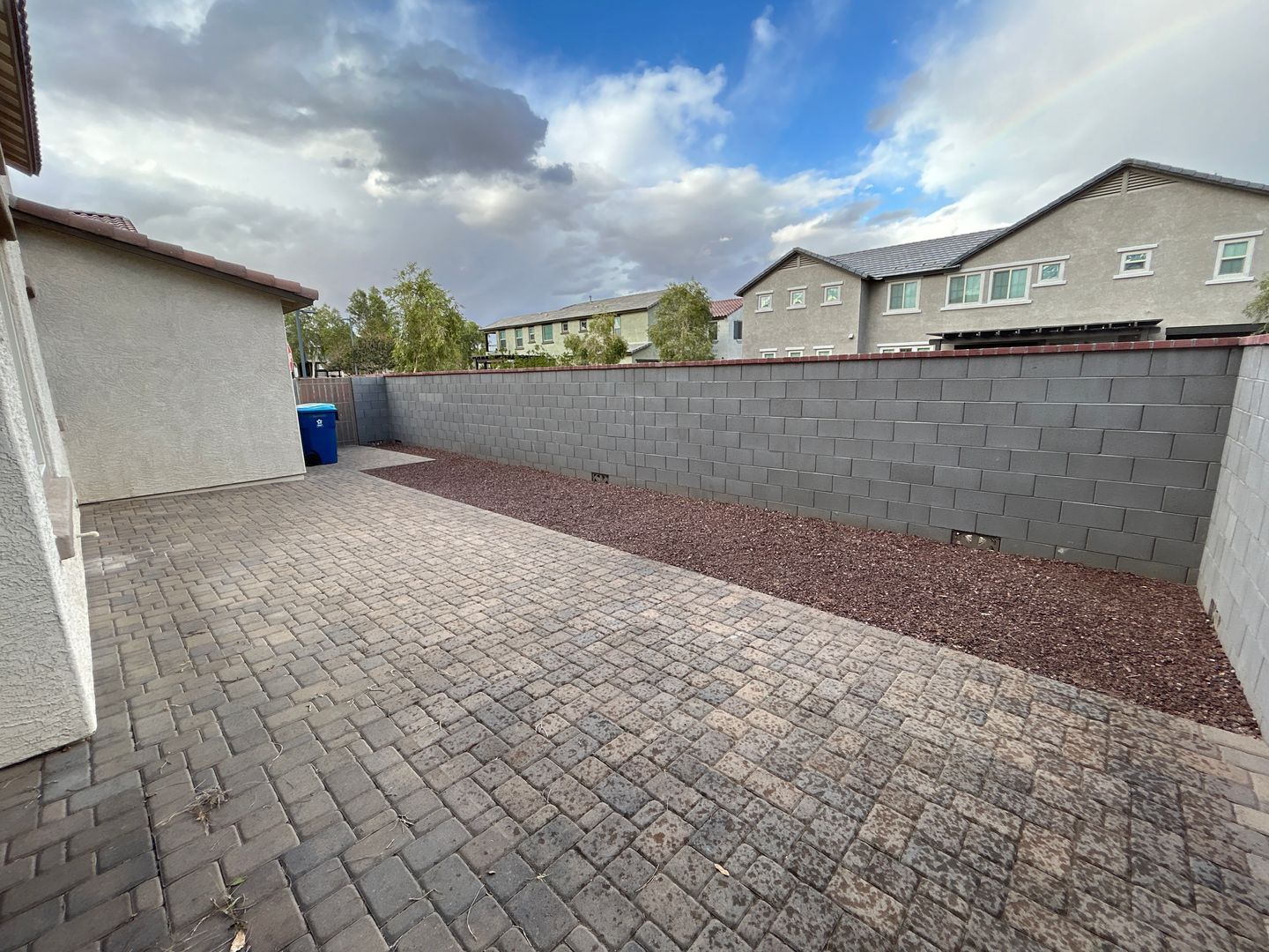 Beautiful Home in Verrado Marketside (3 bedrooms+loft / 2.5 baths) ready for early June move-in property image