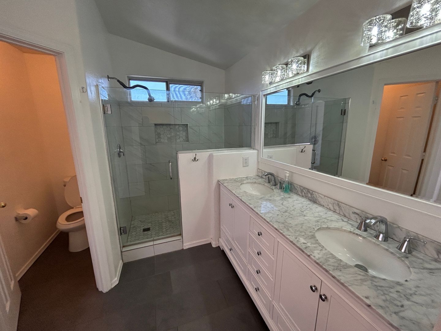 LOCATION LOCATION!! - Fantastic 3 bedroom / 2.5 bathroom PLUS DEN in Tatum Ranch ready for immediate move-in property image