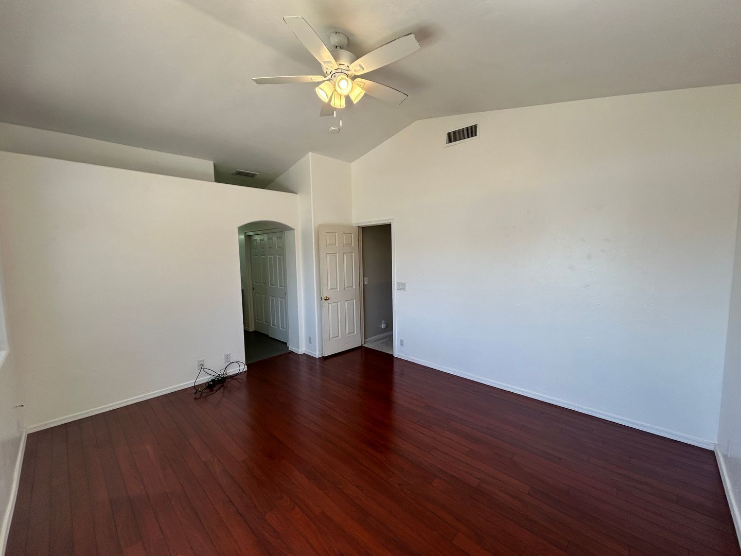 LOCATION LOCATION!! - Fantastic 3 bedroom / 2.5 bathroom PLUS DEN in Tatum Ranch ready for immediate move-in property image