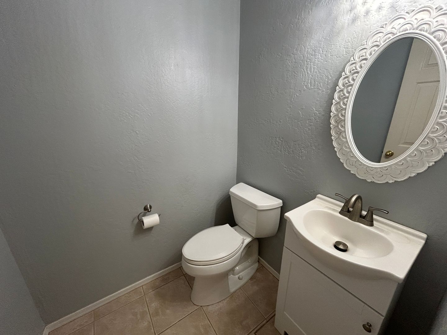 LOCATION LOCATION!! - Fantastic 3 bedroom / 2.5 bathroom PLUS DEN in Tatum Ranch ready for immediate move-in property image