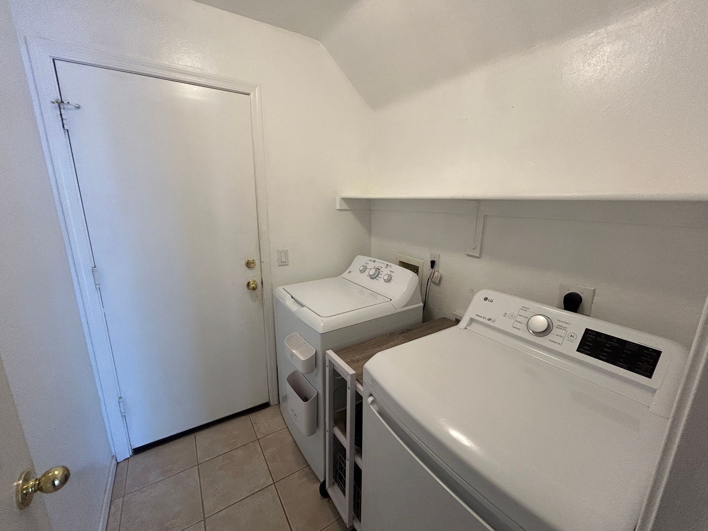 LOCATION LOCATION!! - Fantastic 3 bedroom / 2.5 bathroom PLUS DEN in Tatum Ranch ready for immediate move-in property image