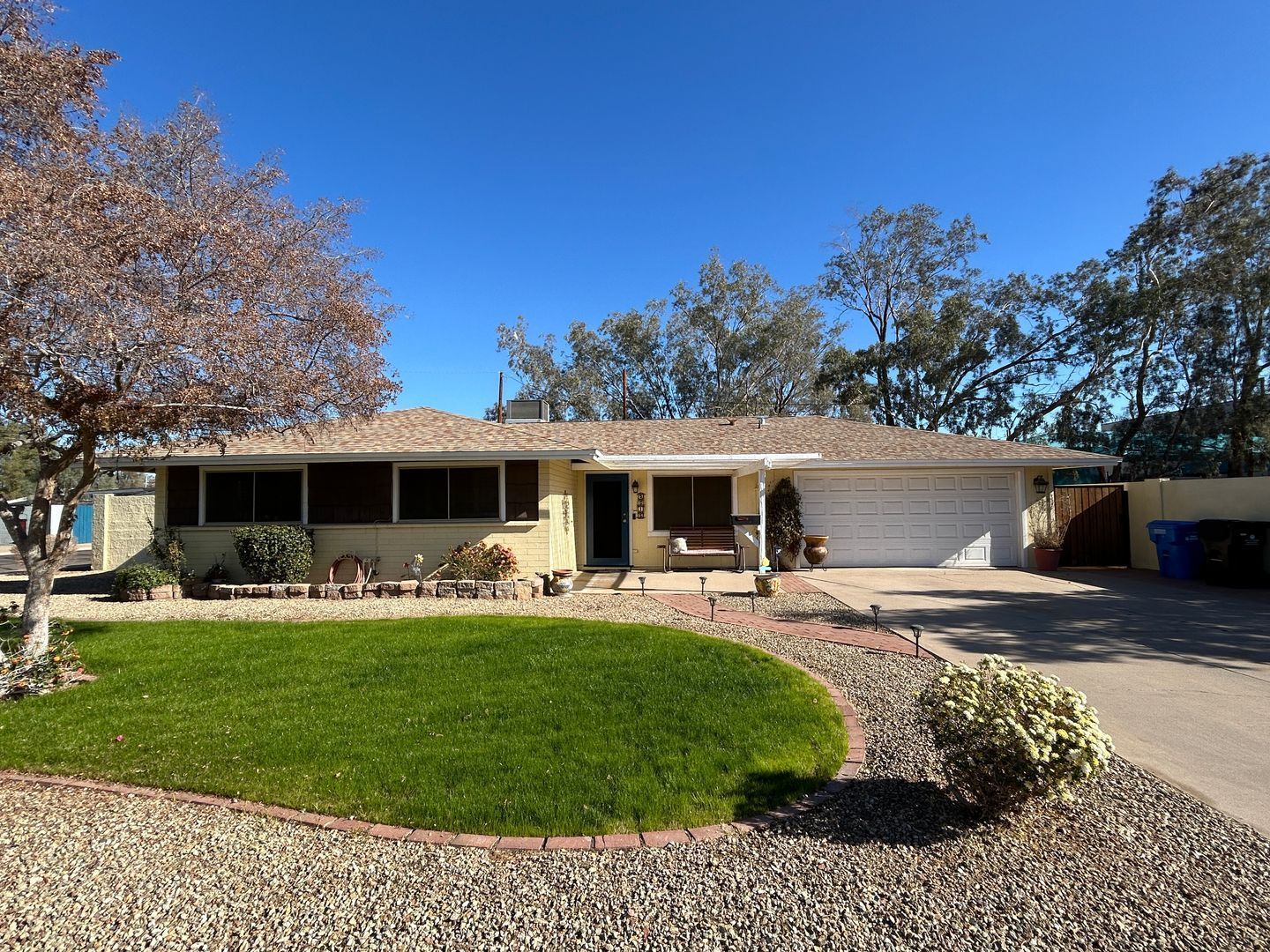 Nicely updated 3 bedroom/2 bathroom home in central Phoenix ready for early May move-in property image