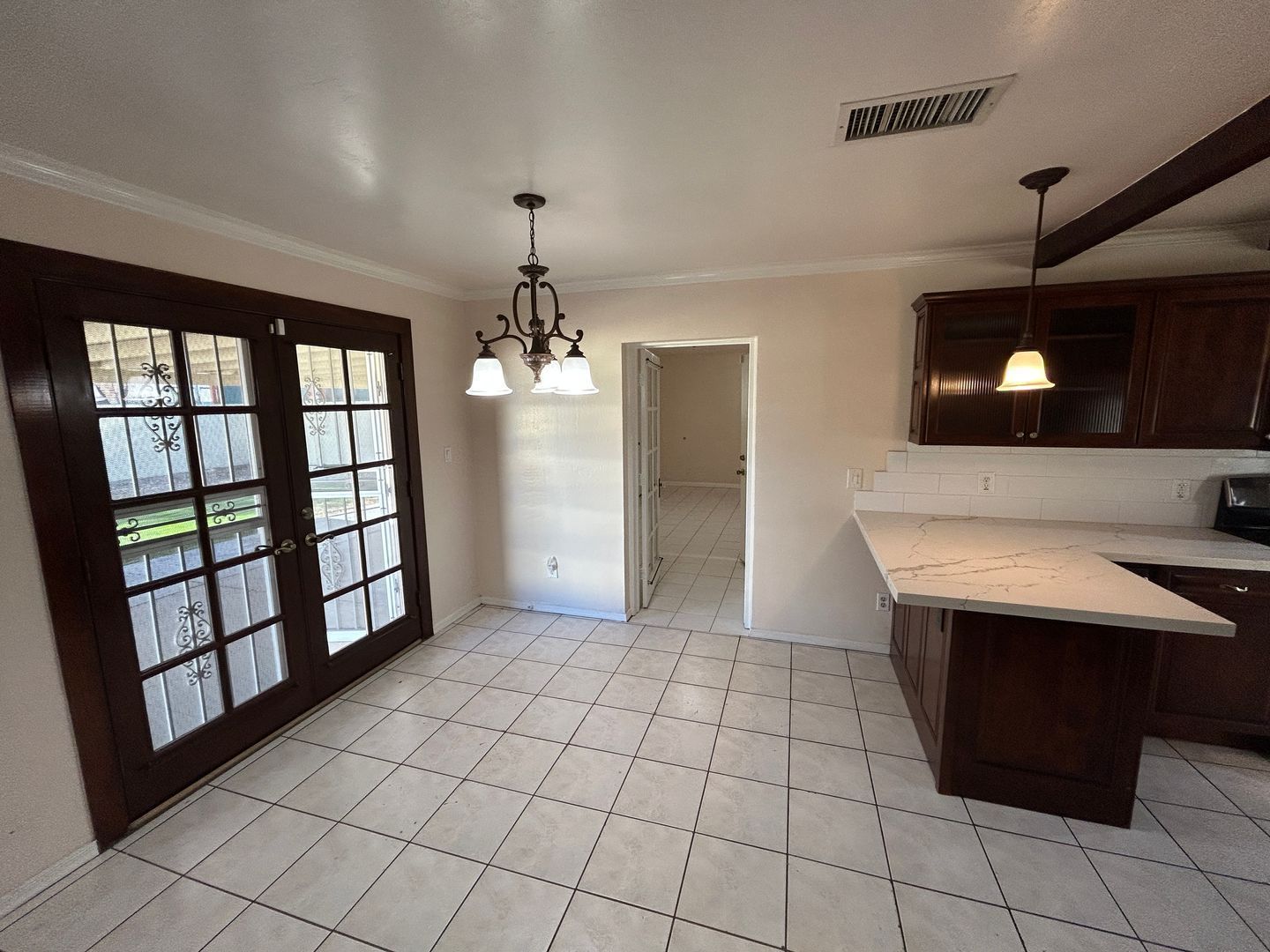 Nicely updated 3 bedroom/2 bathroom home in central Phoenix ready for early May move-in property image