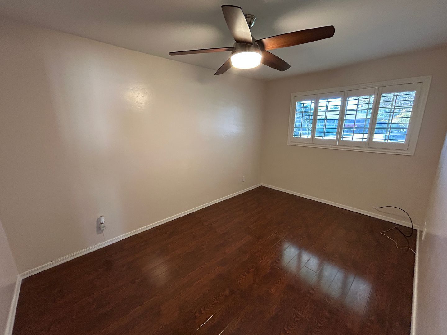 Nicely updated 3 bedroom/2 bathroom home in central Phoenix ready for early May move-in property image
