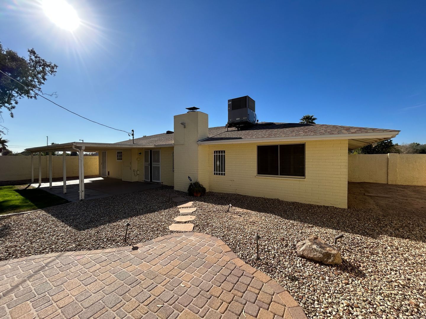 Nicely updated 3 bedroom/2 bathroom home in central Phoenix ready for early May move-in property image