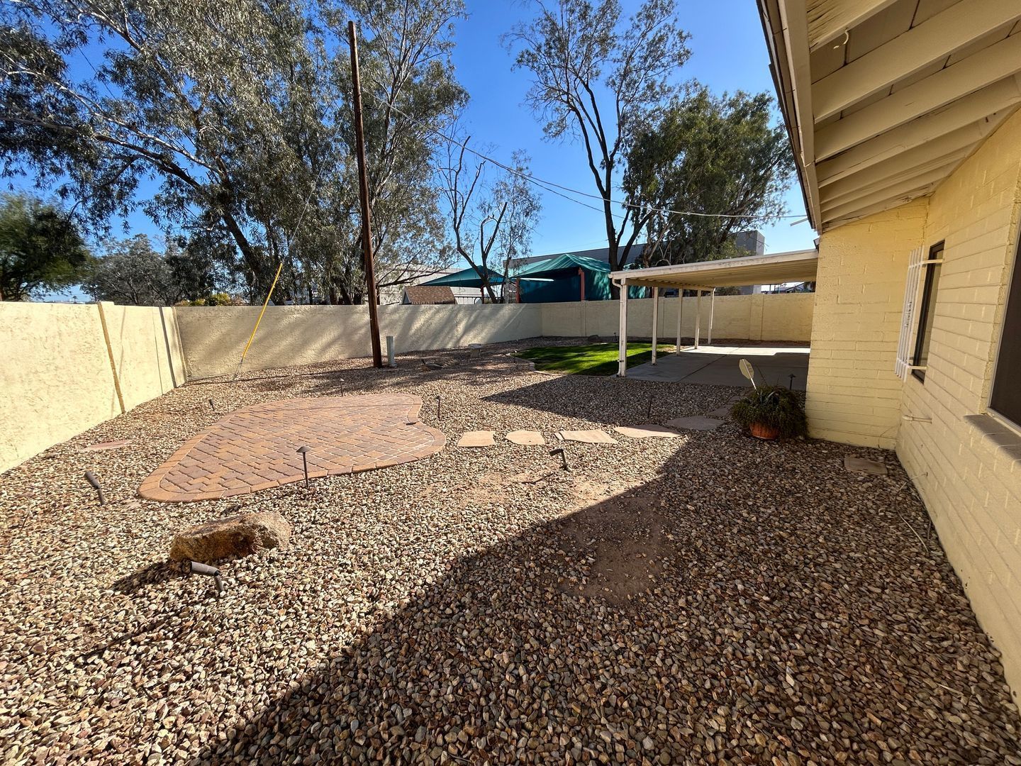 Nicely updated 3 bedroom/2 bathroom home in central Phoenix ready for early May move-in property image