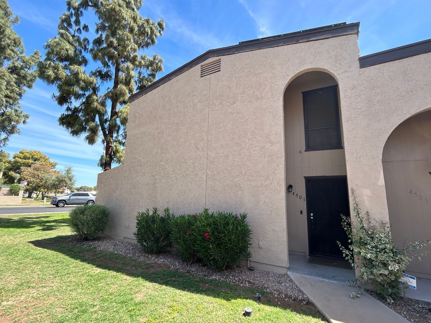 Updated Bellair Townhome with Solar (3 bed/2 bath) ready for early May move-in property image