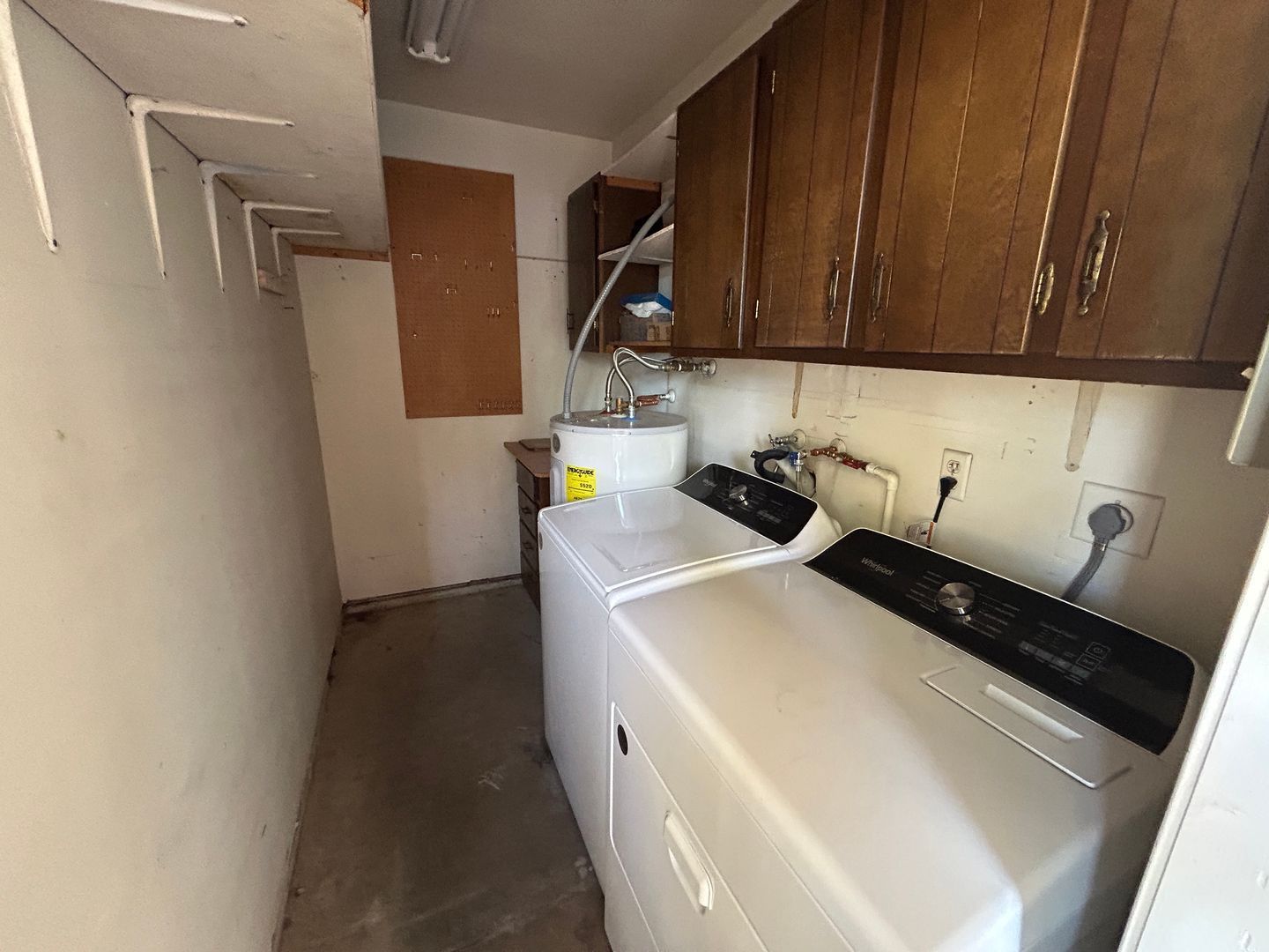 Updated Bellair Townhome with Solar (3 bed/2 bath) ready for early May move-in property image
