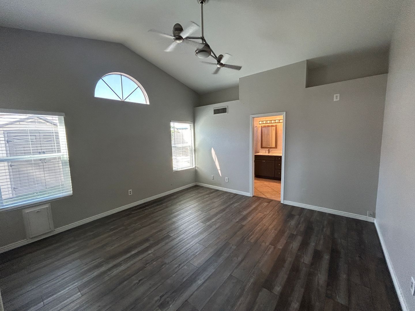Beautiful 3 bedroom / 3 Bath with a Pool- Available Now!! property image