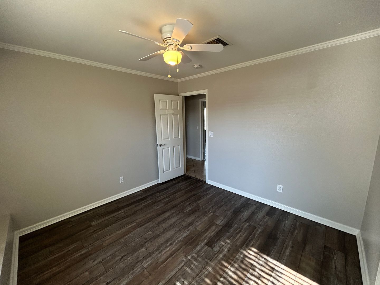 Beautiful 3 bedroom / 3 Bath with a Pool- Available Now!! property image