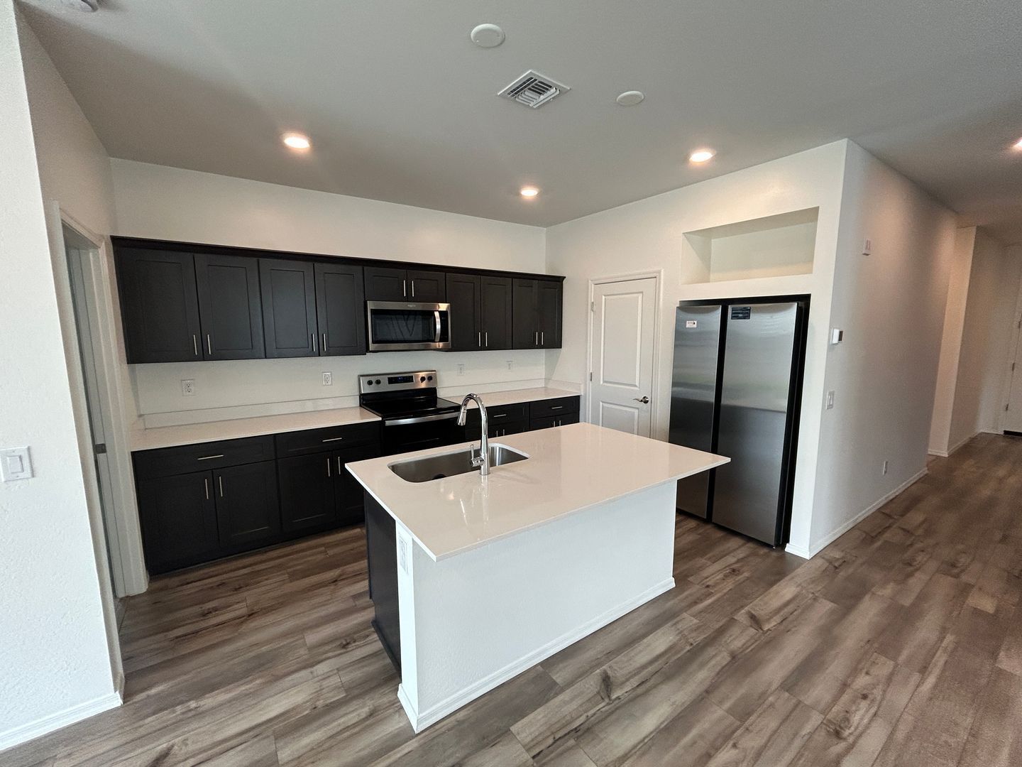 Home Built in 2024 - North Copper Canyon - 3 bedrooms/2 bathrooms (plus den) ready for early May move-in property image