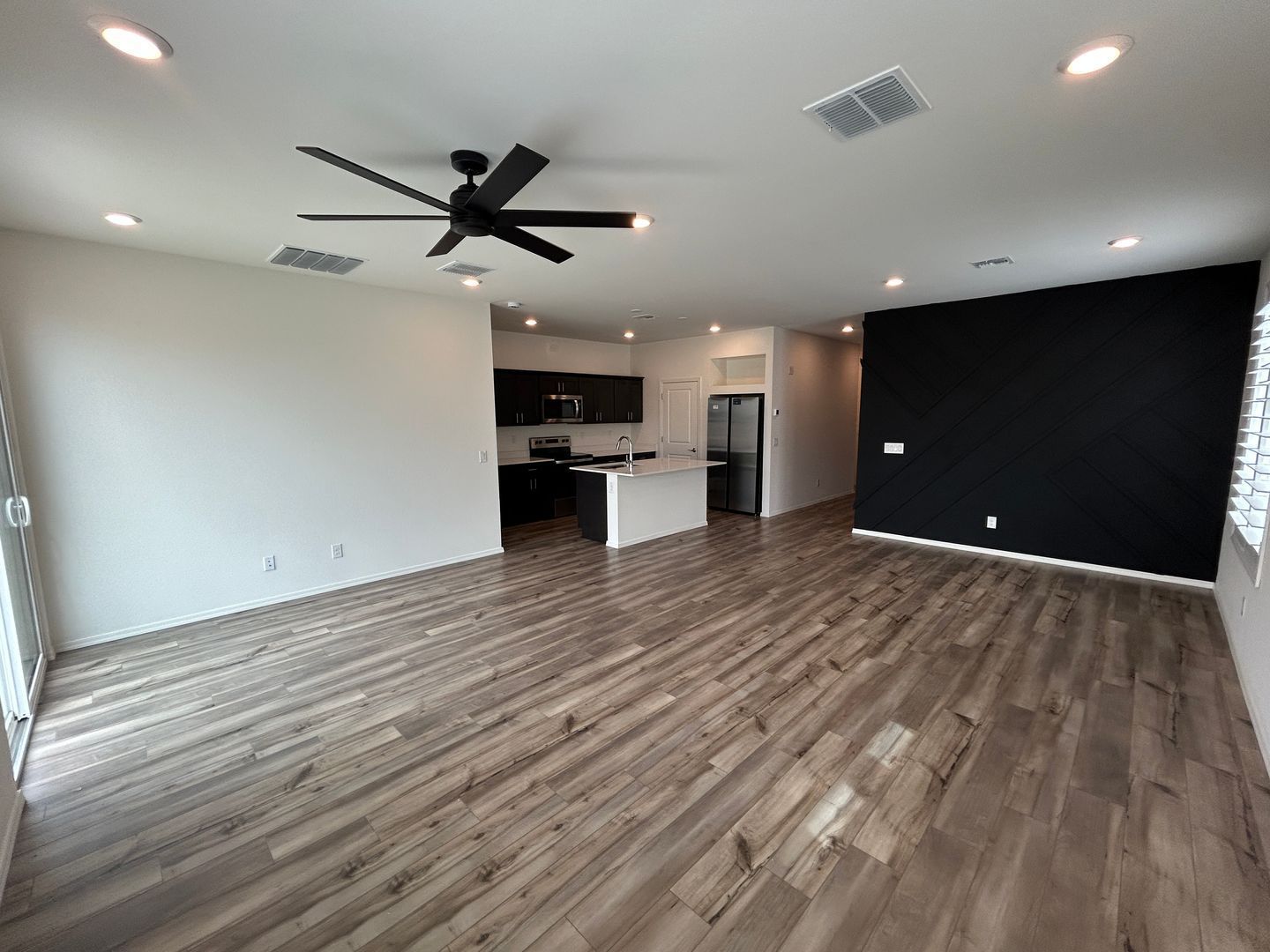 Home Built in 2024 - North Copper Canyon - 3 bedrooms/2 bathrooms (plus den) ready for early May move-in property image