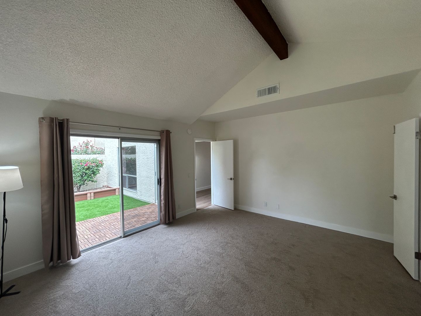 REMODELED HIDDEN GEM in north Phoenix ready for immediate move-in property image