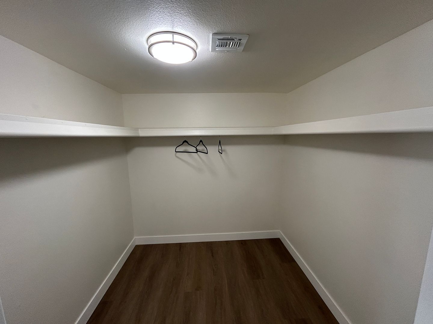 REMODELED HIDDEN GEM in north Phoenix ready for immediate move-in property image