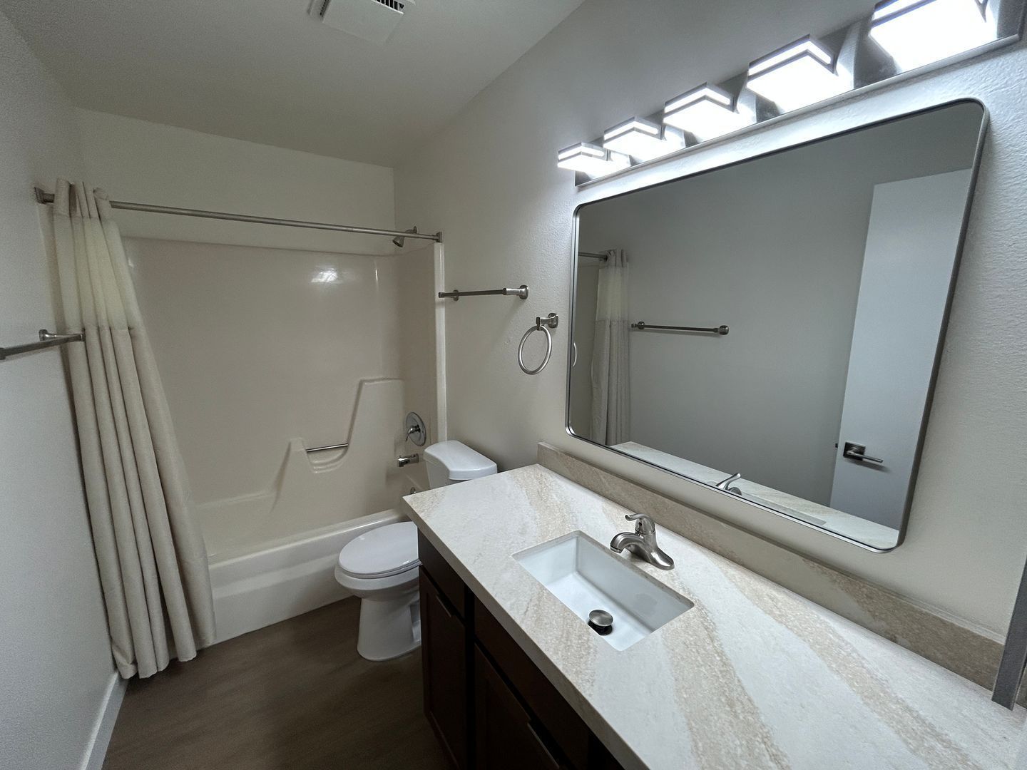 REMODELED HIDDEN GEM in north Phoenix ready for immediate move-in property image