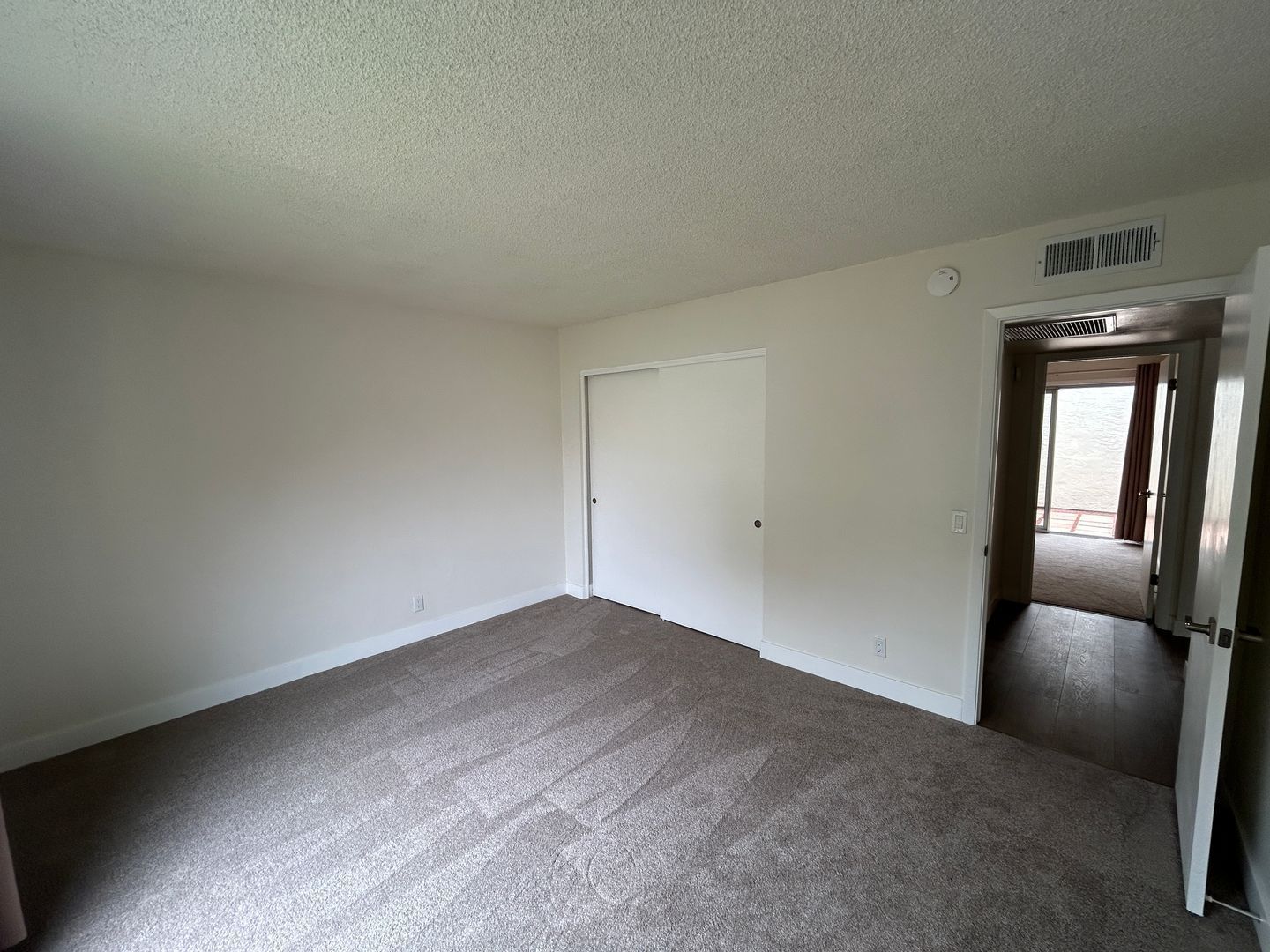 REMODELED HIDDEN GEM in north Phoenix ready for immediate move-in property image