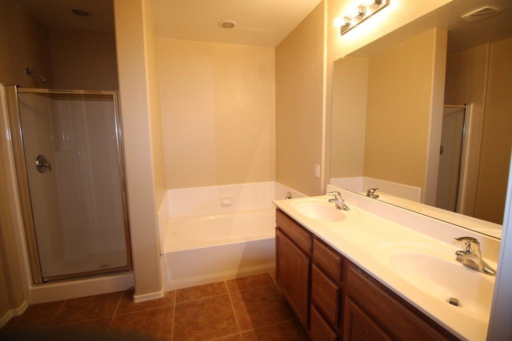 2 bedroom 2 bath home in Park Place Condominiums! property image