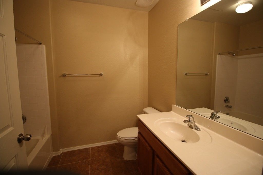 2 bedroom 2 bath home in Park Place Condominiums! property image