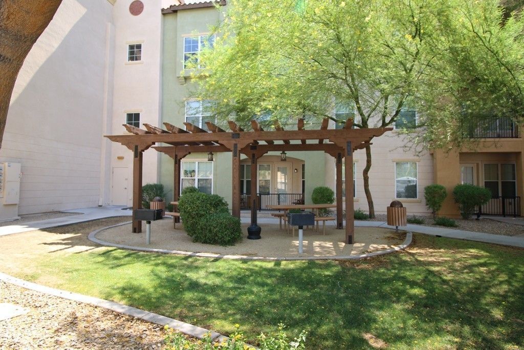 2 bedroom 2 bath home in Park Place Condominiums! property image