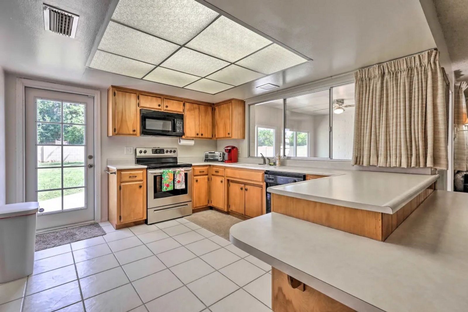 3 bedroom 2 bathroom home in Litchfield Park available early June property image