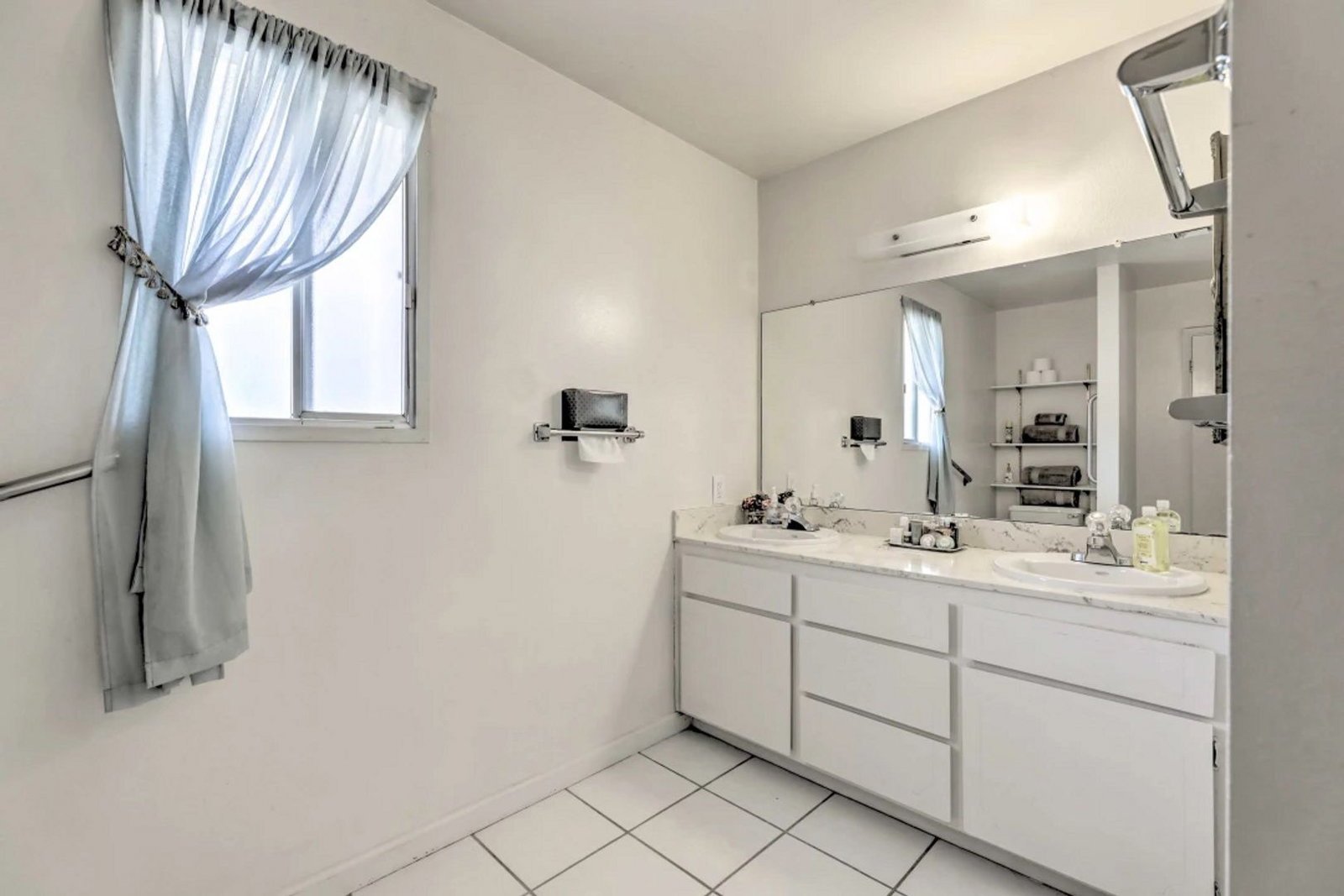 3 bedroom 2 bathroom home in Litchfield Park available early June property image