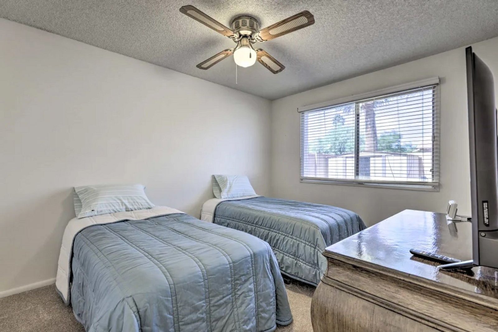 3 bedroom 2 bathroom home in Litchfield Park available early June property image