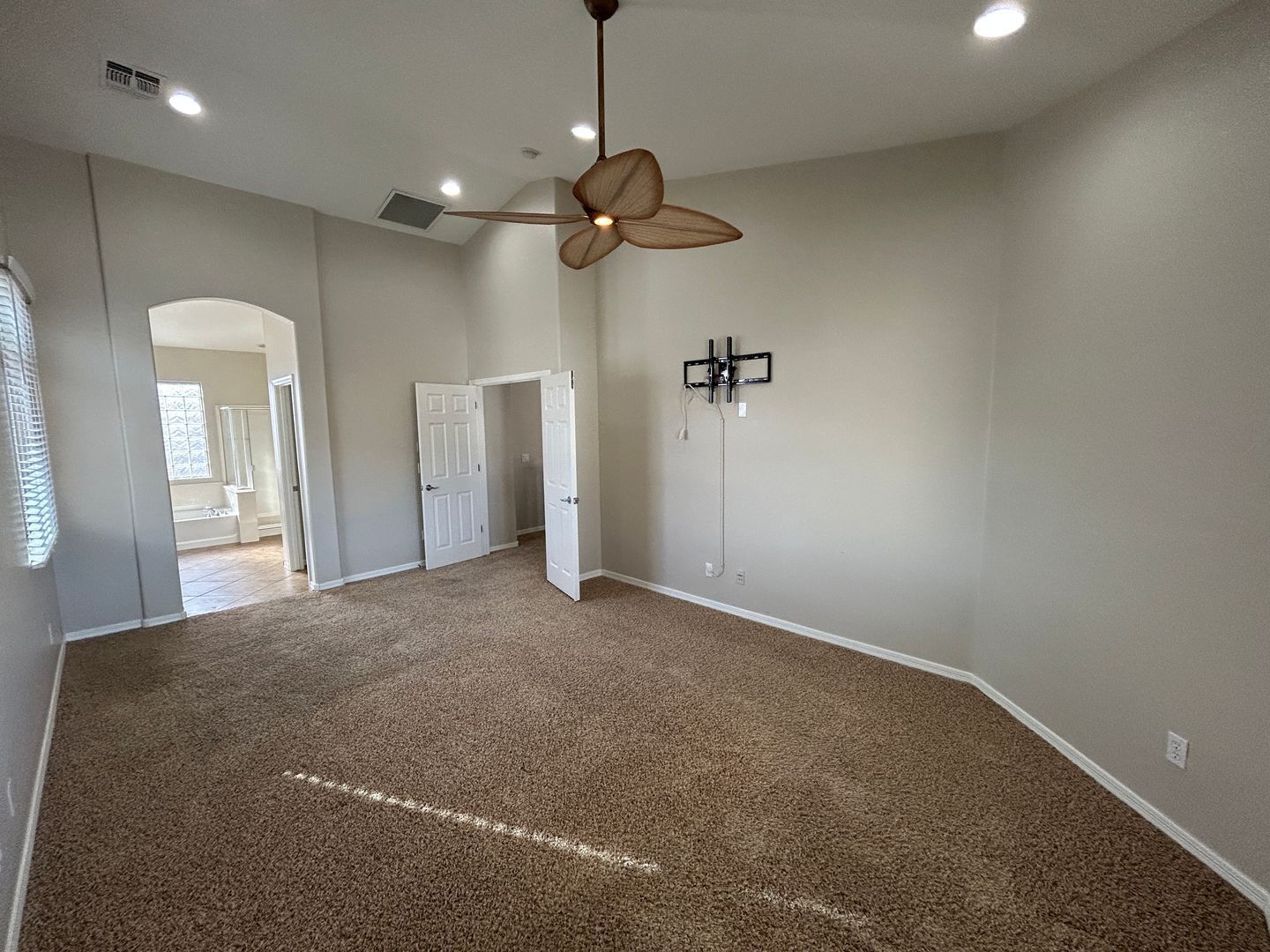 Location Location !!  Beautiful 5 bedroom / 3 bathroom home in Stetson Valley ready for an early June move in !! property image