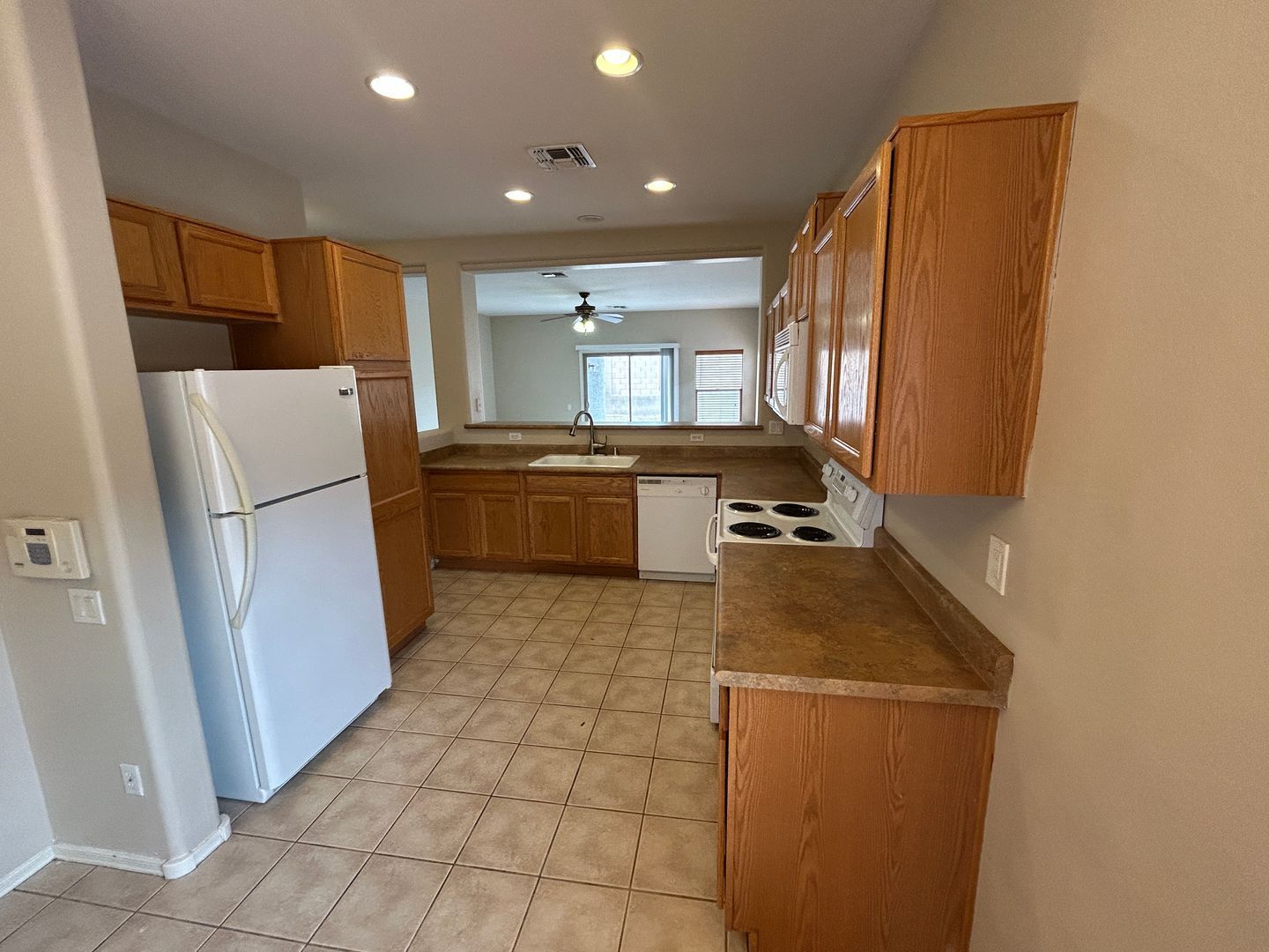 3 bedroom 2 bath home in Surprise Farms available for immediate move in. property image
