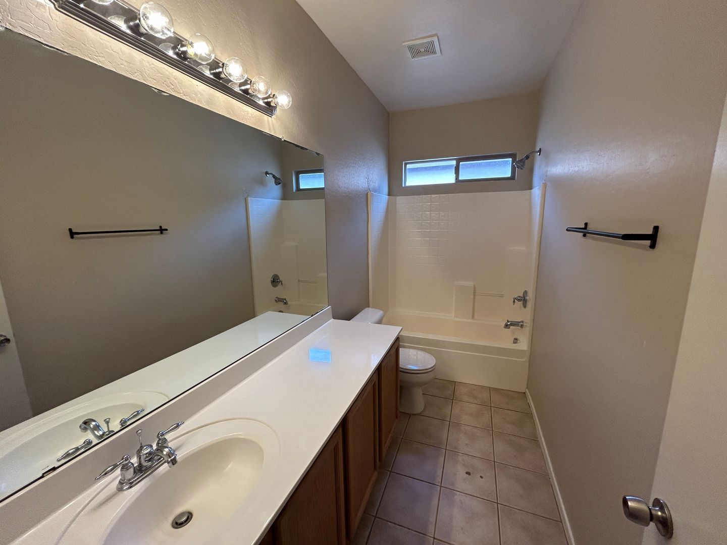 3 bedroom 2 bath home in Surprise Farms available for immediate move in. property image