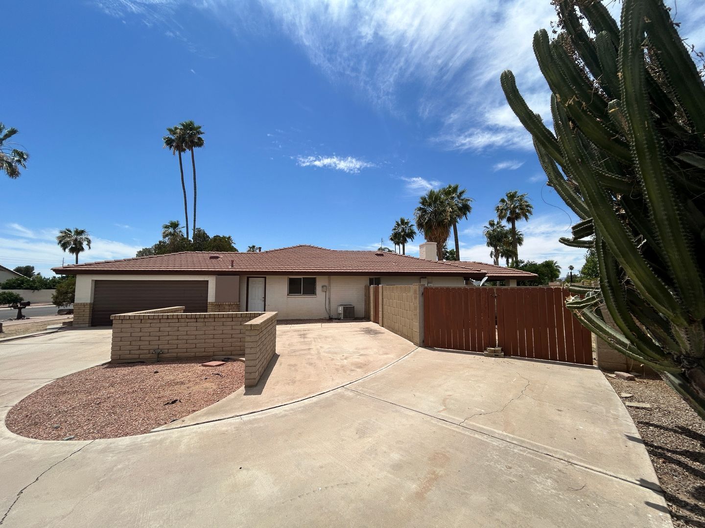 Old Litchfield Park Home (4 bedrooms/2 bathrooms) on a HUGE LOT (14,982 sf) ready for immediate move-in property image