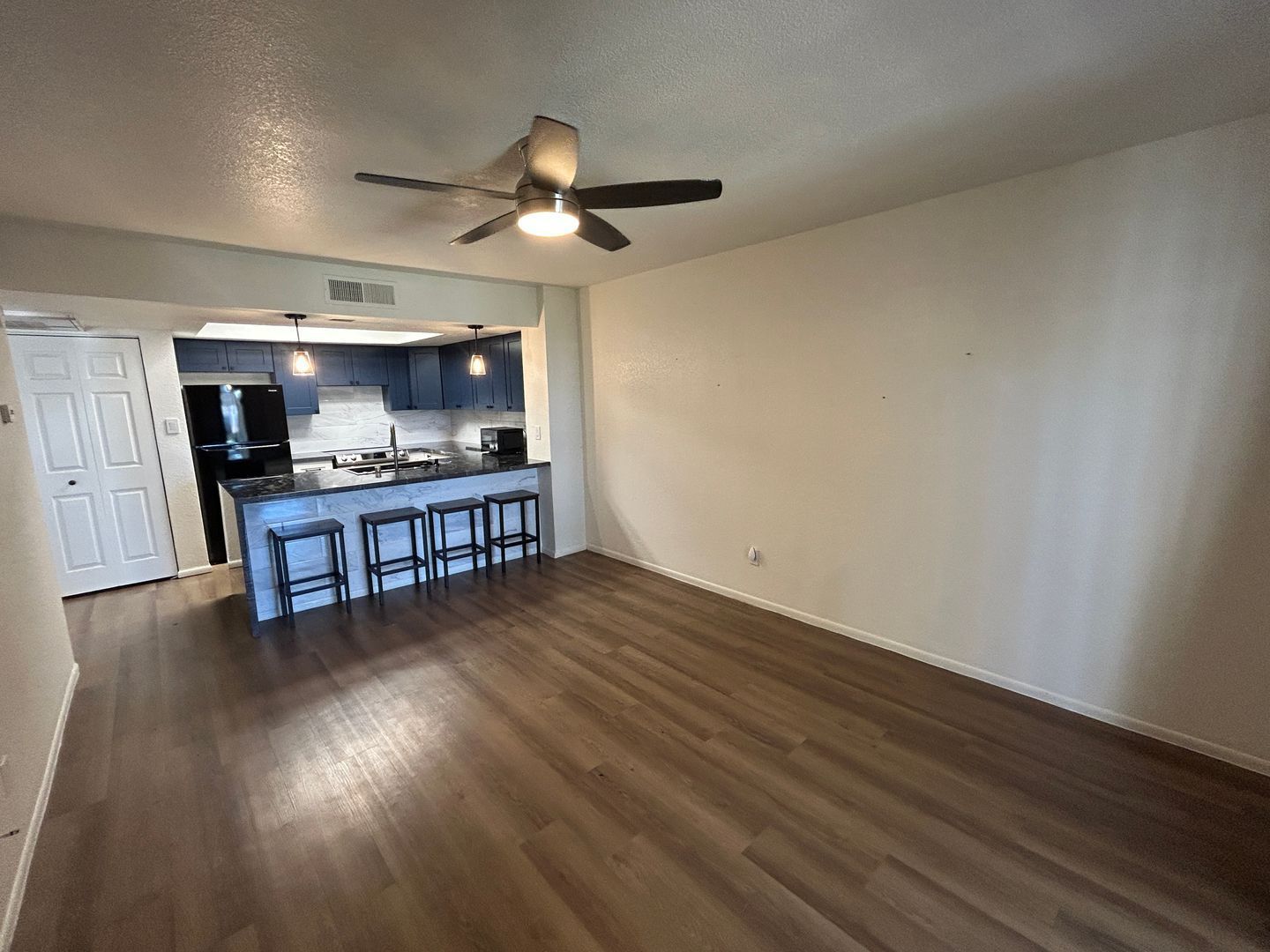 Updated 1 bedroom/1 bathroom townhome in Glendale ready for move-in property image