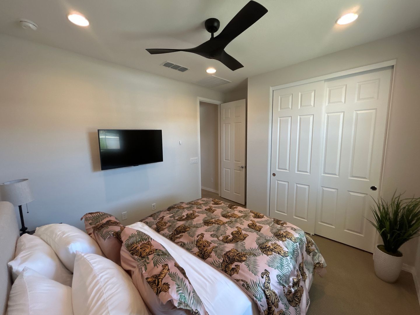 Furnished or Unfurnished Home - 12 Month Minimum Lease (4 bedrooms/3 bathrooms-plus den) WITH POOL in Vistancia is ready for immediate move-in property image