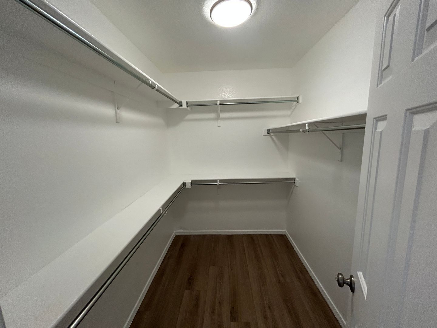 North Phoenix Home (3 bedrooms/2 bathrooms-plus den) ready for immediate move-in property image
