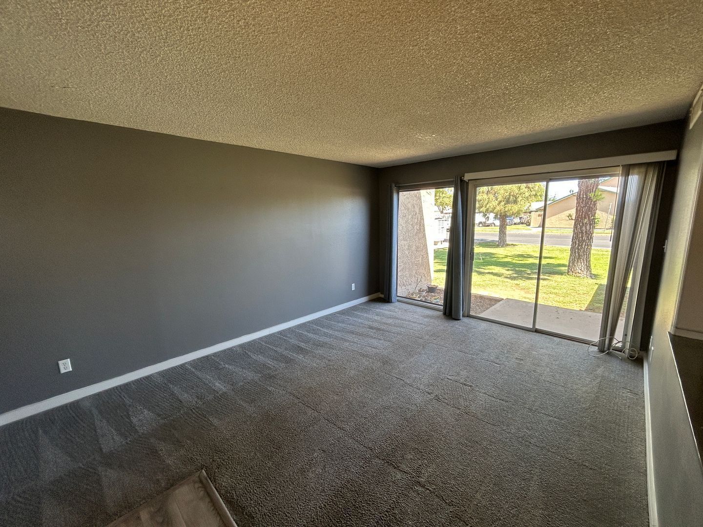 Updated Bellair Townhome with SOLAR (3 bed/2 bath) ready for immediate move-in property image