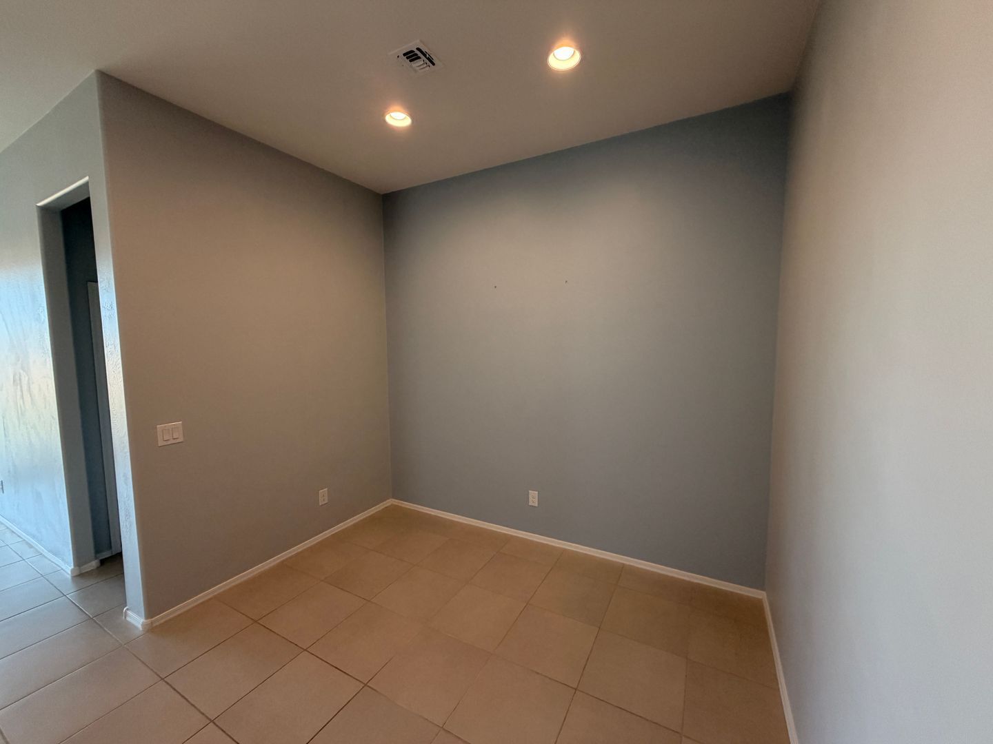 Newer Home Built in 2023 (3 bedrooms/2 bathrooms) in Surprise ready for immediate move-in property image