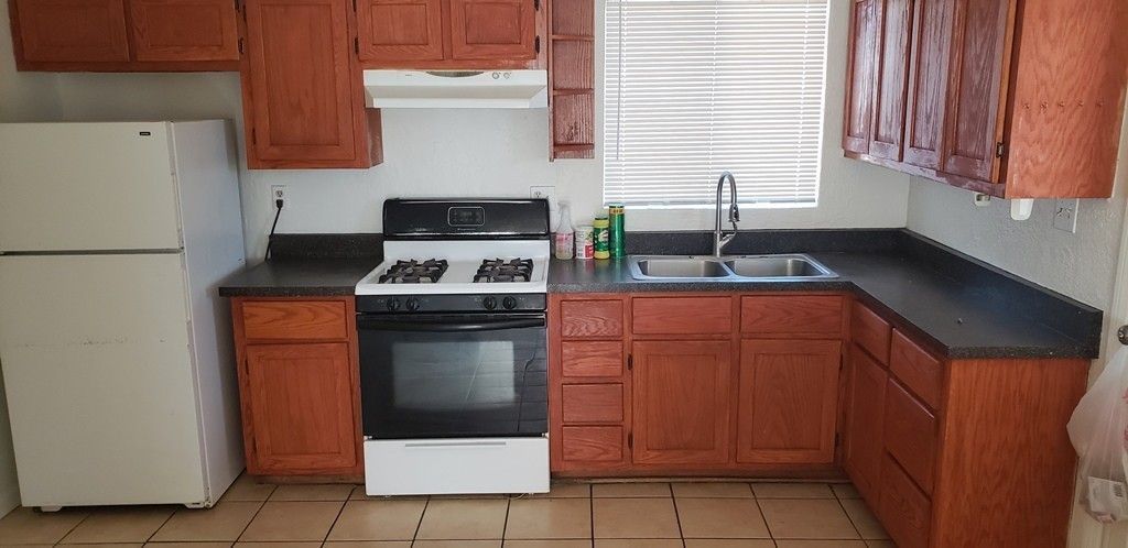2 bedroom 1 bath home in Del Monte Homes is available for Early July move in! property image