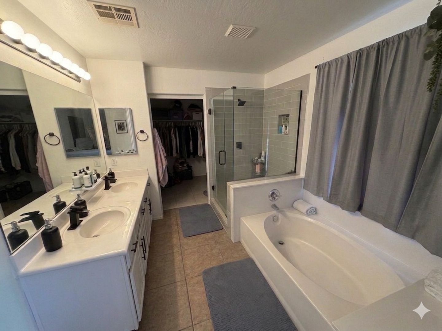 Nicely updated 4 bedrooms/2.5 bathroom home in Surprise ready for early August move-in property image