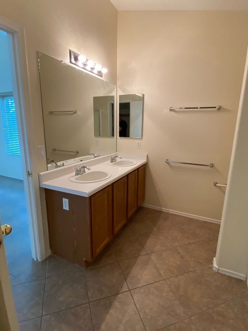 4 bedroom 2 bath home in Citrus Point is available for an early Julu Move in! property image