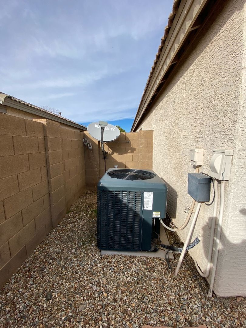 4 bedroom 2 bath home in Citrus Point is available for an early Julu Move in! property image