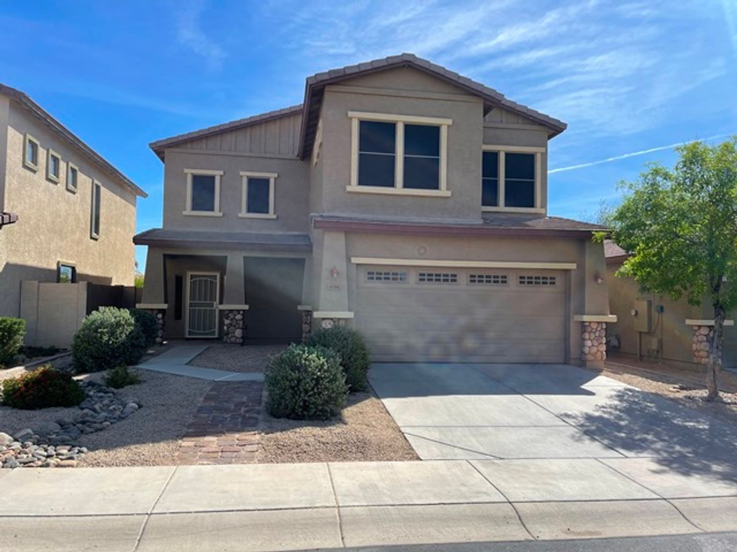 3 bedroom and 2 1/2 bath home with a pool and spa in Surprise Farms is ready for early July move in! property image
