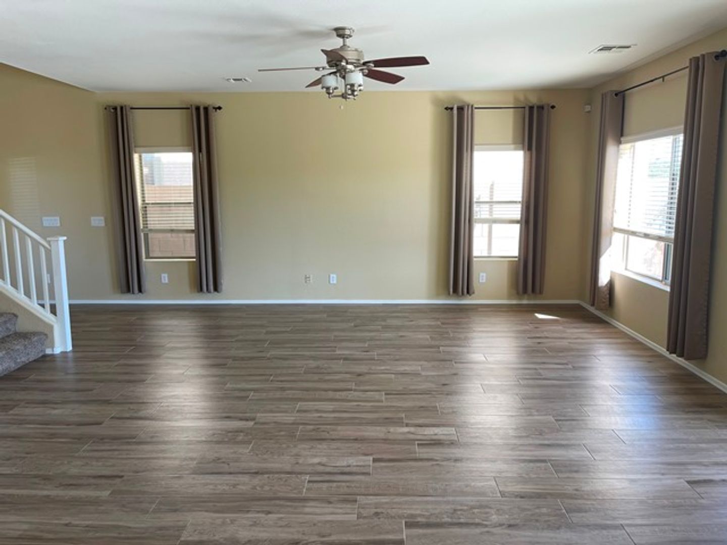 3 bedroom and 2 1/2 bath home with a pool and spa in Surprise Farms is ready for early July move in! property image