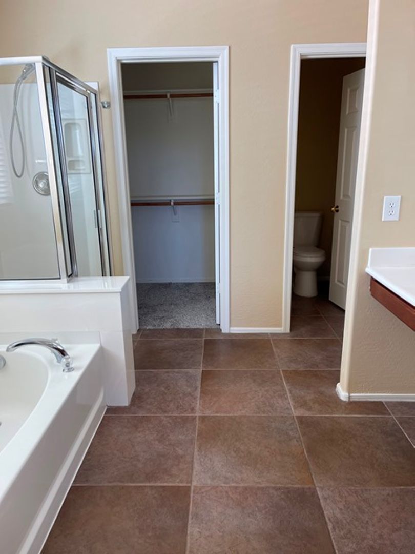 3 bedroom and 2 1/2 bath home with a pool and spa in Surprise Farms is ready for early July move in! property image