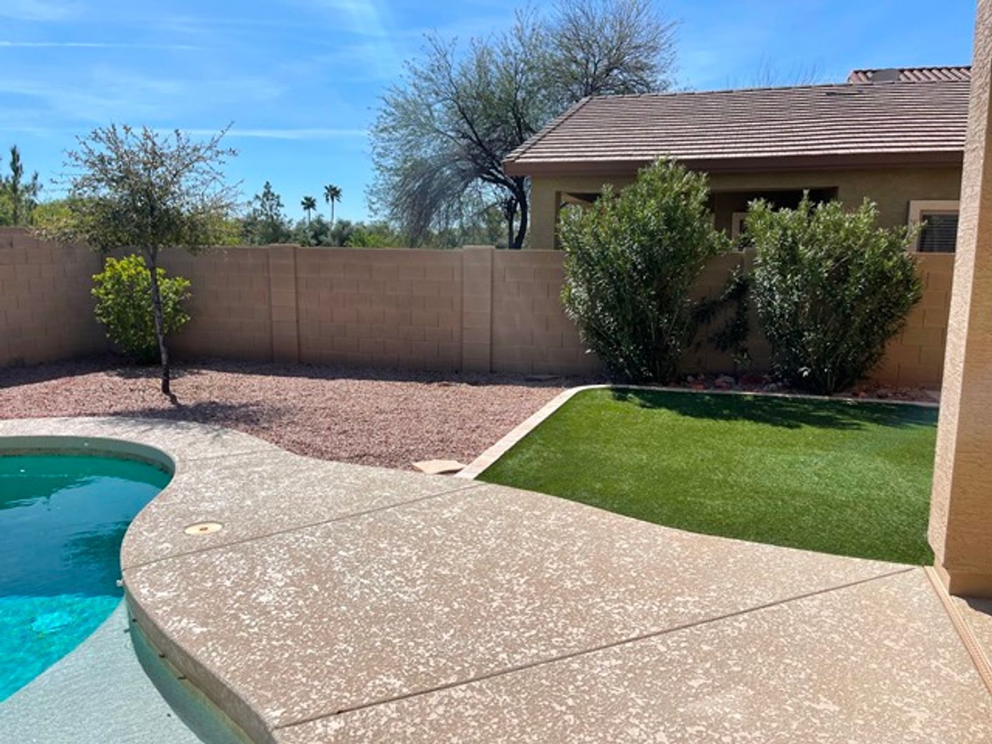 3 bedroom and 2 1/2 bath home with a pool and spa in Surprise Farms is ready for early July move in! property image