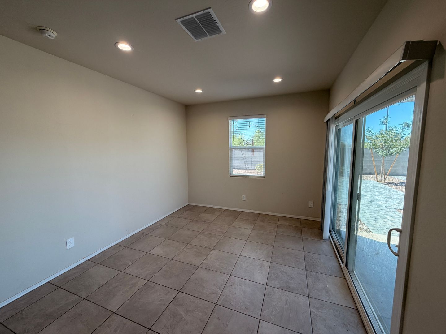 Wonderful Home in Rio Rancho Estates (3 bedroom/2 bathroom) ready for immediate move-in property image